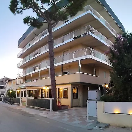 Ξενοδοχείο Marbella 3*